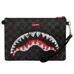 SPRAYGROUND - 910B8229NSZ SCRIBBLE SHARK CROSSOVER CLUTCH